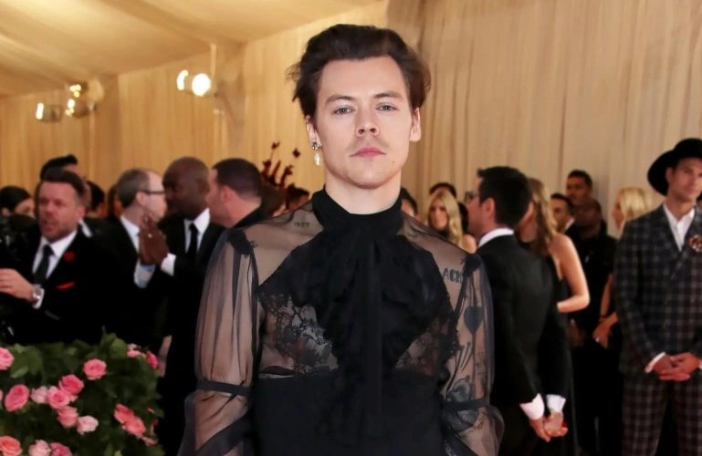 harry styles 2021 flamboyant fashion emerges